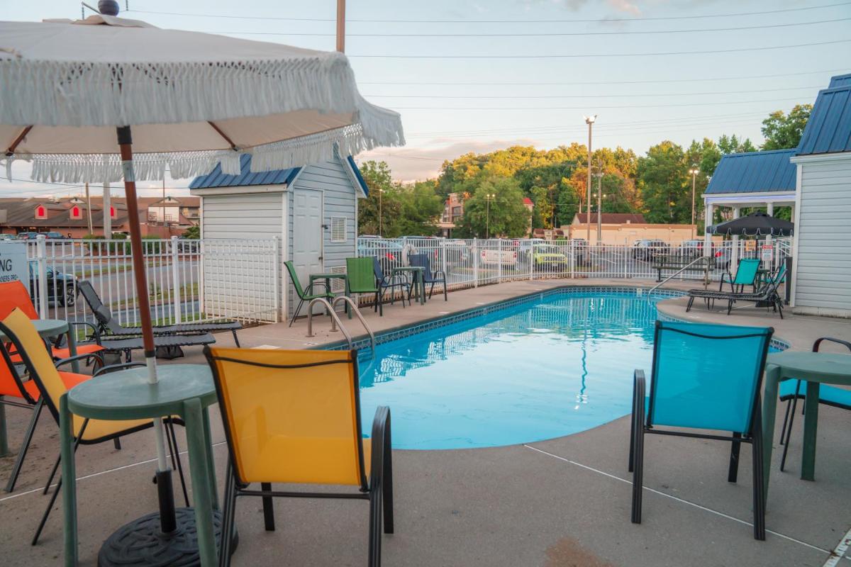 Guest Inn Pigeon Forge - Housity