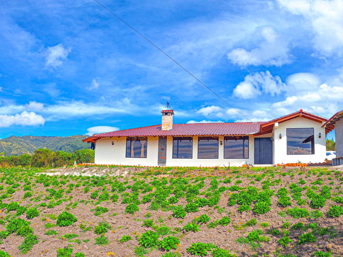 Laguna de Cuicocha Guest House - Housity