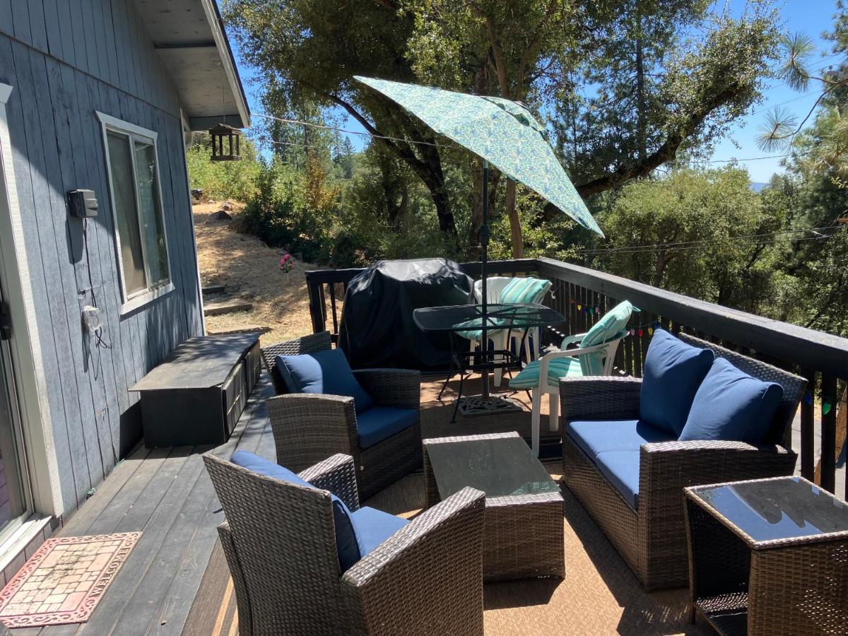 NEW! Cozy & Secluded House w/Deck - Near Yosemite! - Housity