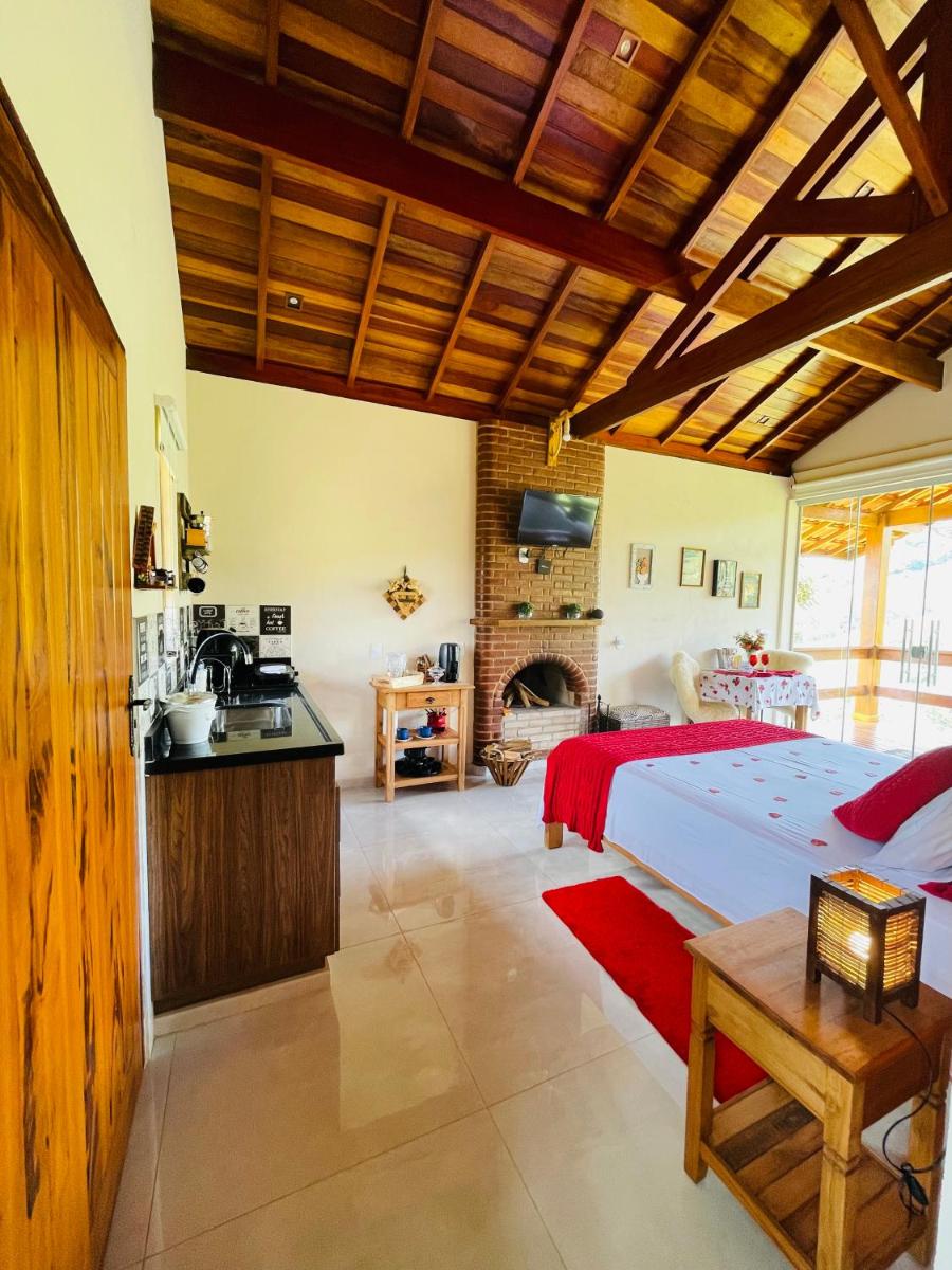 Chalés Vale das Araucárias Bairro dos Onças - Housity