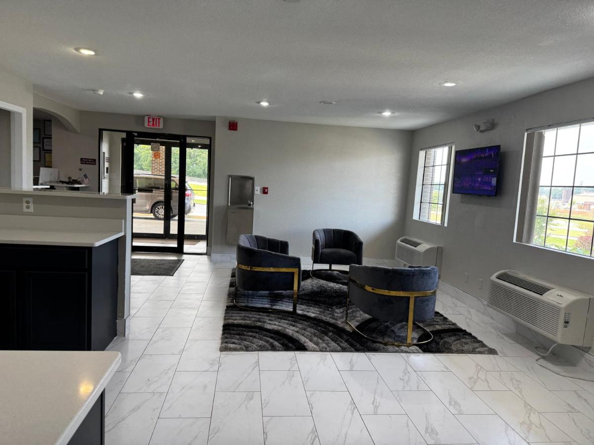 Lakeside Inn - Housity
