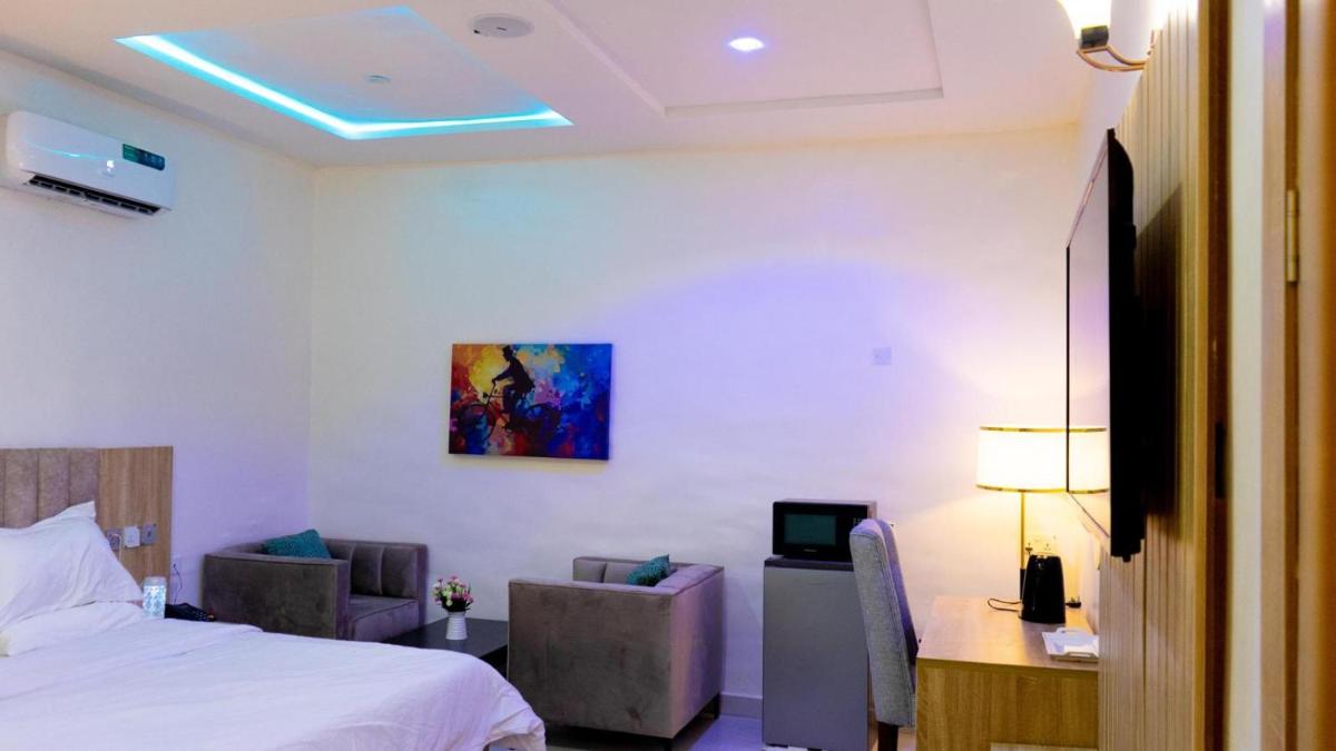 Choice International Hotel and Suites - Housity