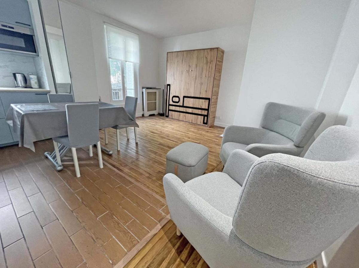 Suitetrails - Studio entier calme avec linges - Parking couvert FREE - Proche Paris et château