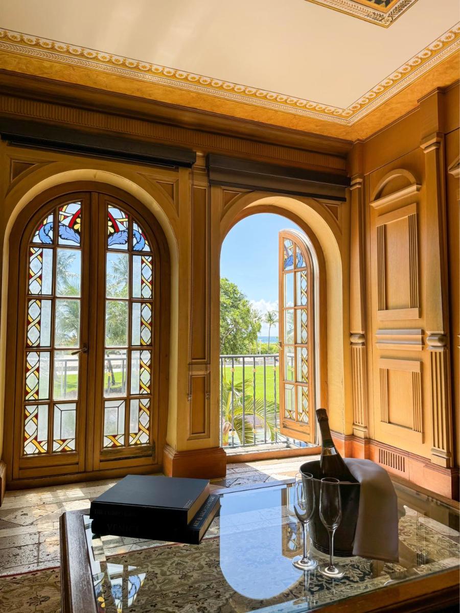 The Villa Casa Casuarina - Housity