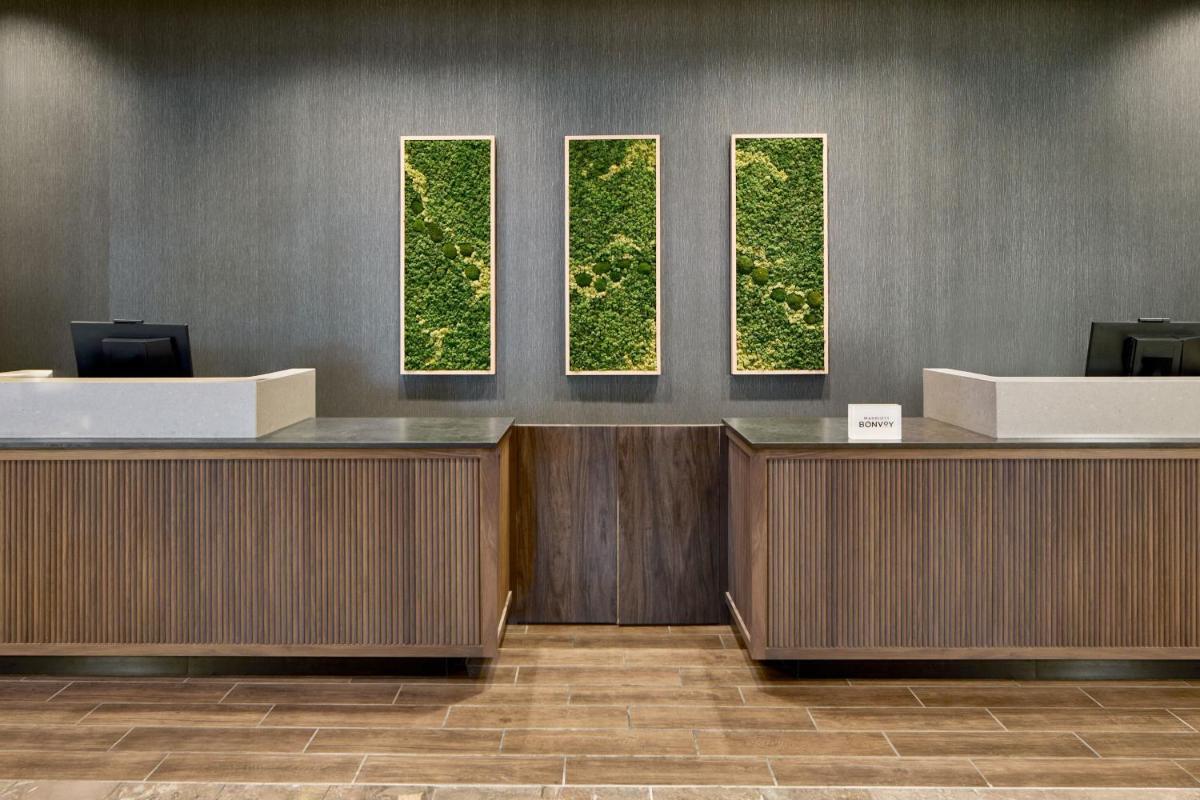 Courtyard by Marriott Detroit Downtown - Housity