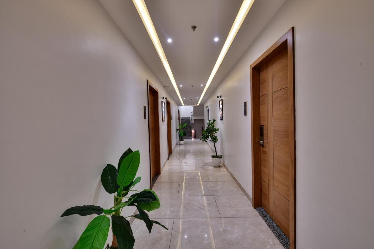 HOTEL RADHIKA - Housity