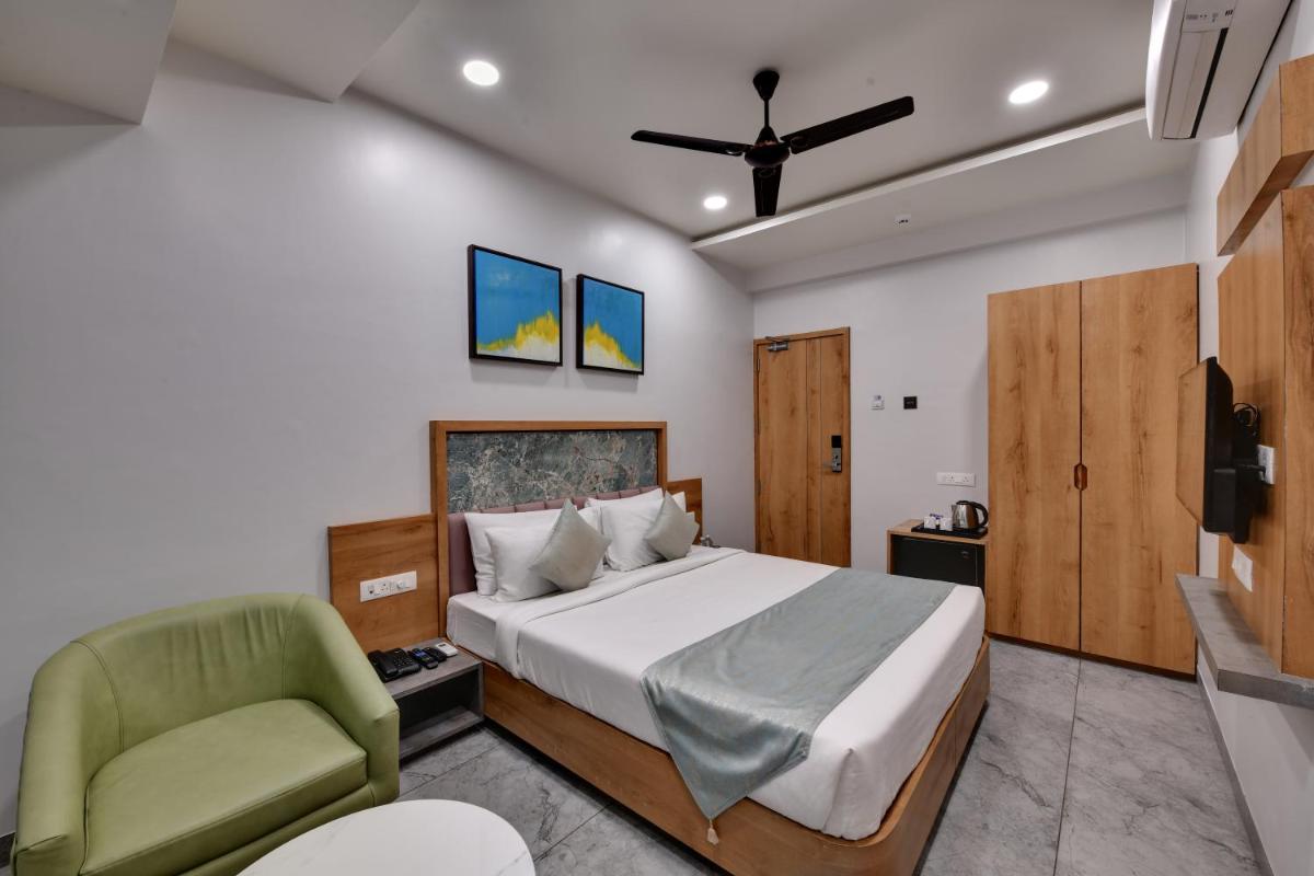 HOTEL RADHIKA - Housity