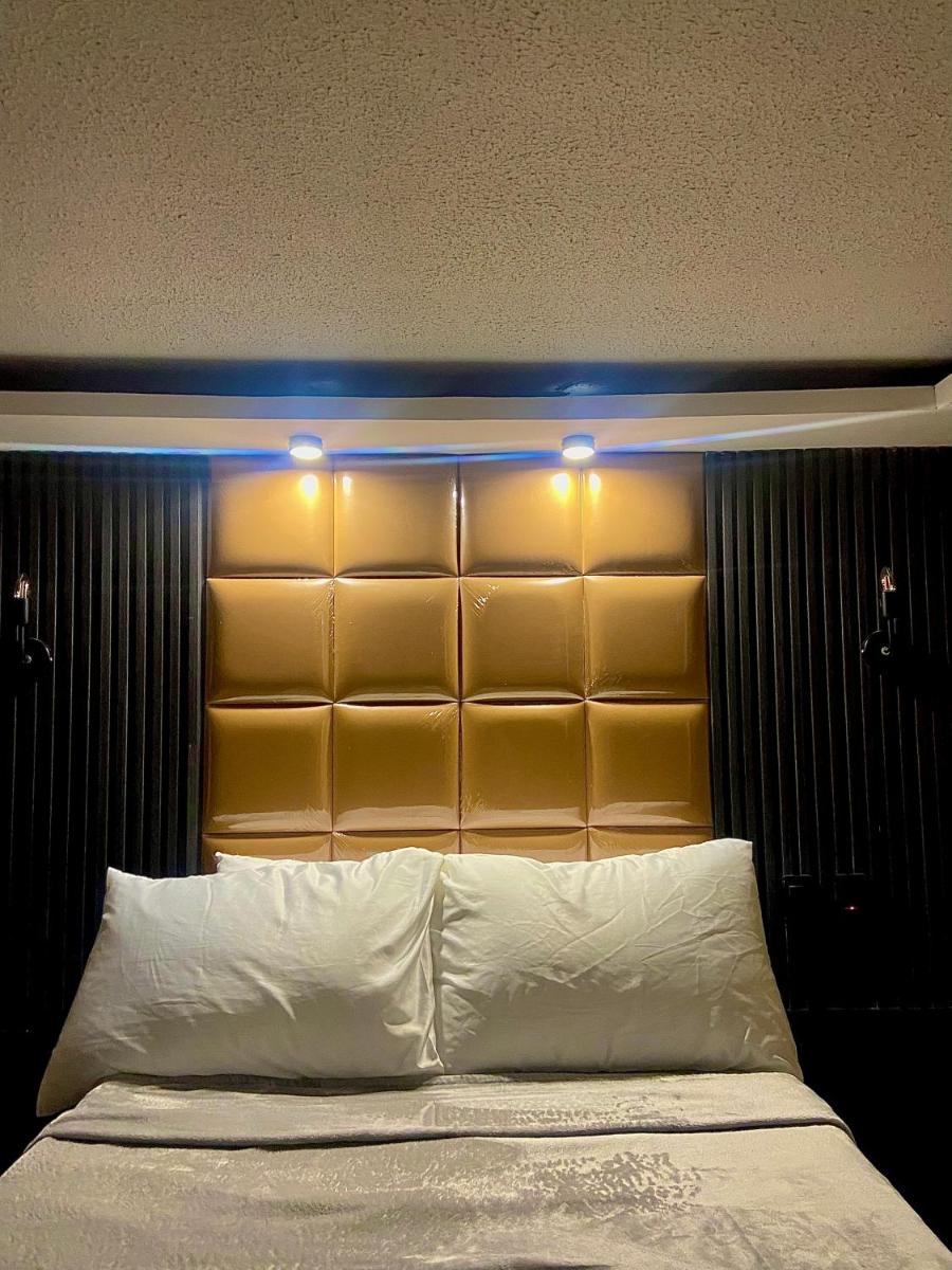 IV’s Condo w/ Netflix and Wi-Fi - Housity