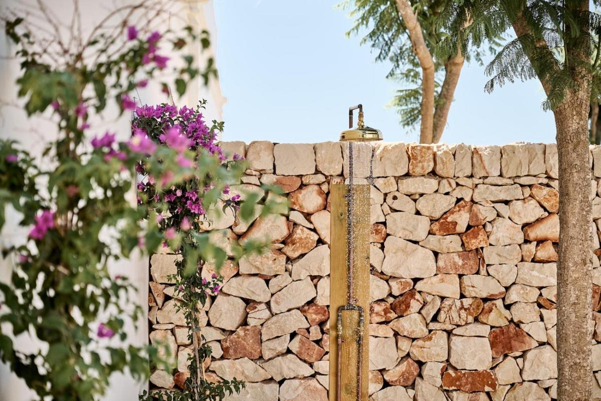 Jardín al aire libre en CAP Menorca Relais & Chateaux