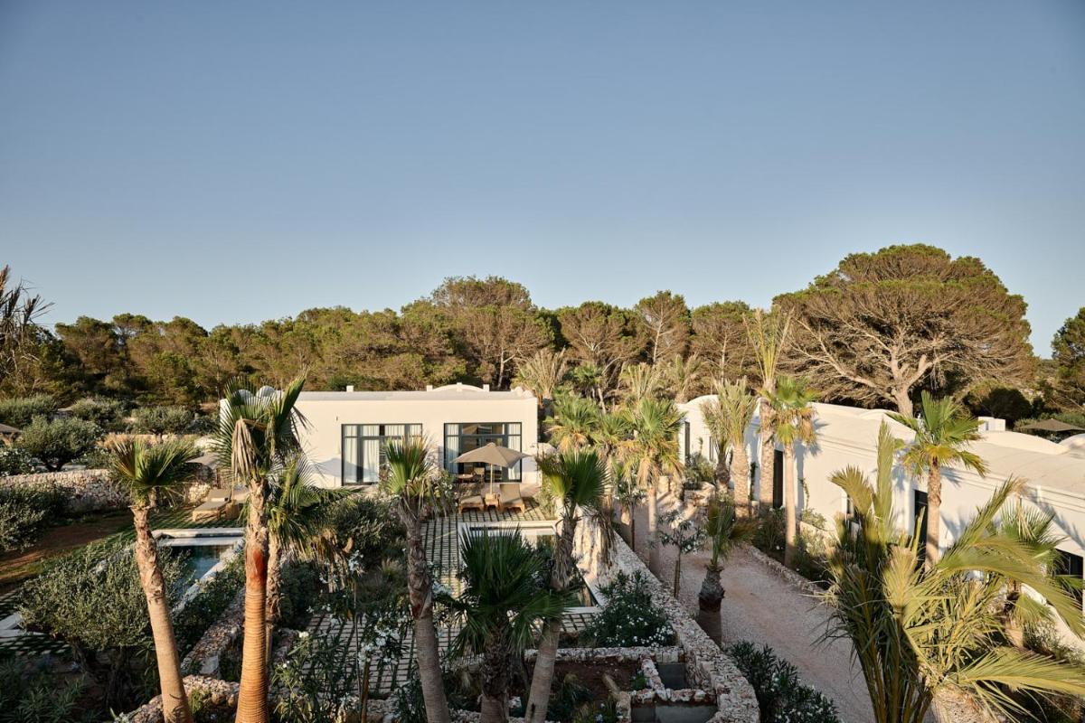 Jardín al aire libre en CAP Menorca Relais & Chateaux