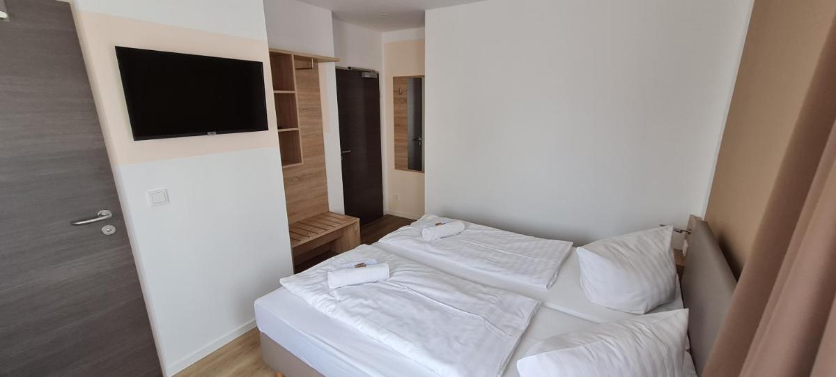 Pension am Stern - Housity