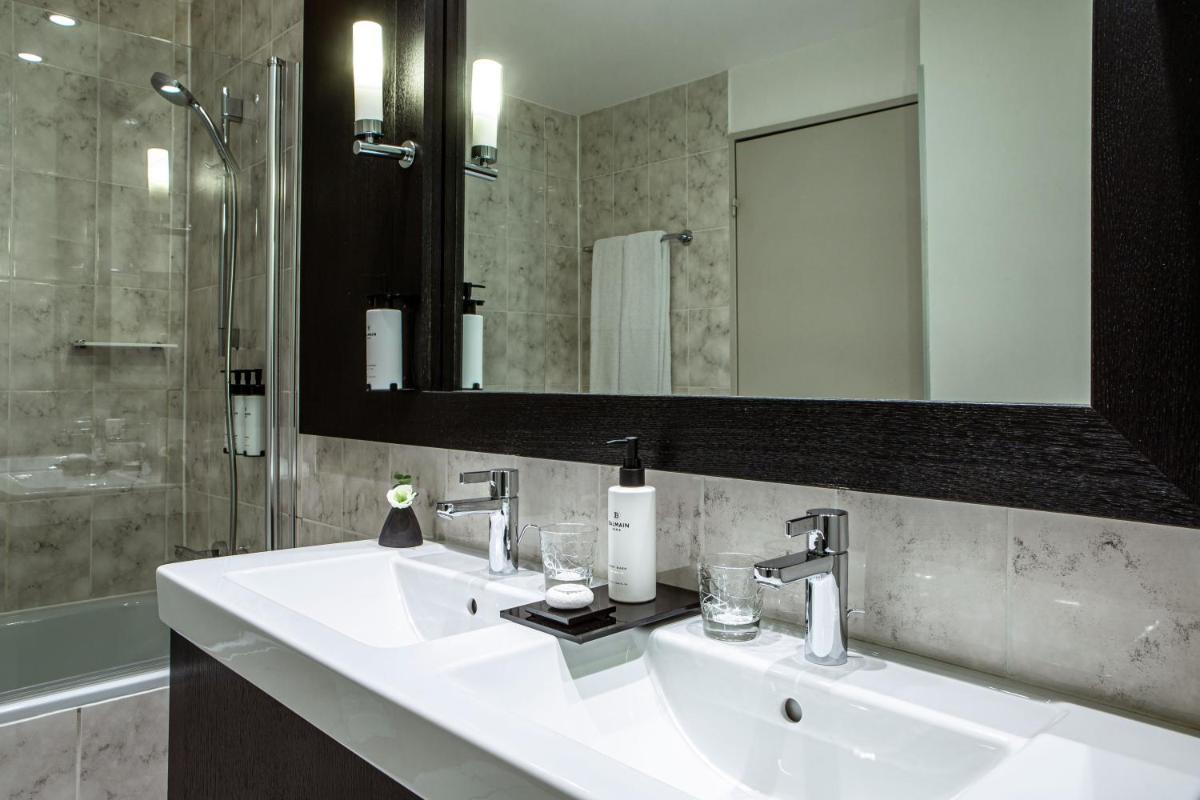 Salle de bains dans l'établissement Sofitel Strasbourg Grande Ile
