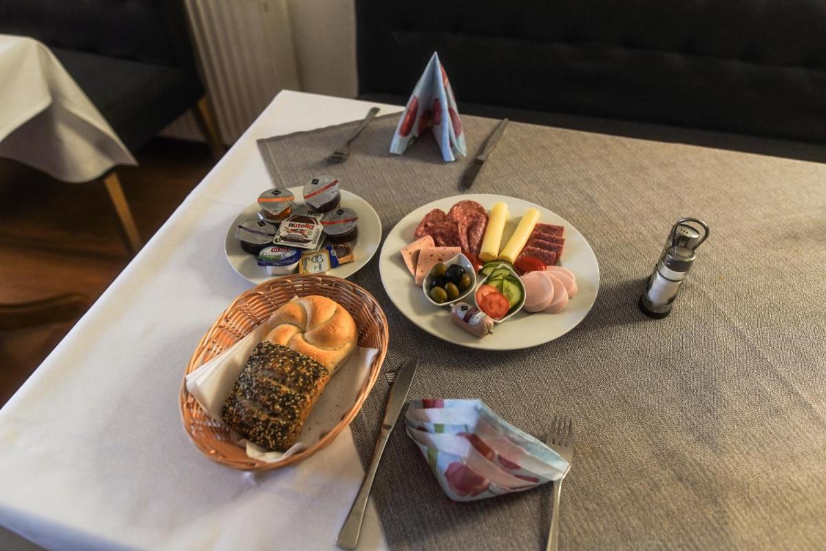 Hotel Erlenbacher Hof - Housity