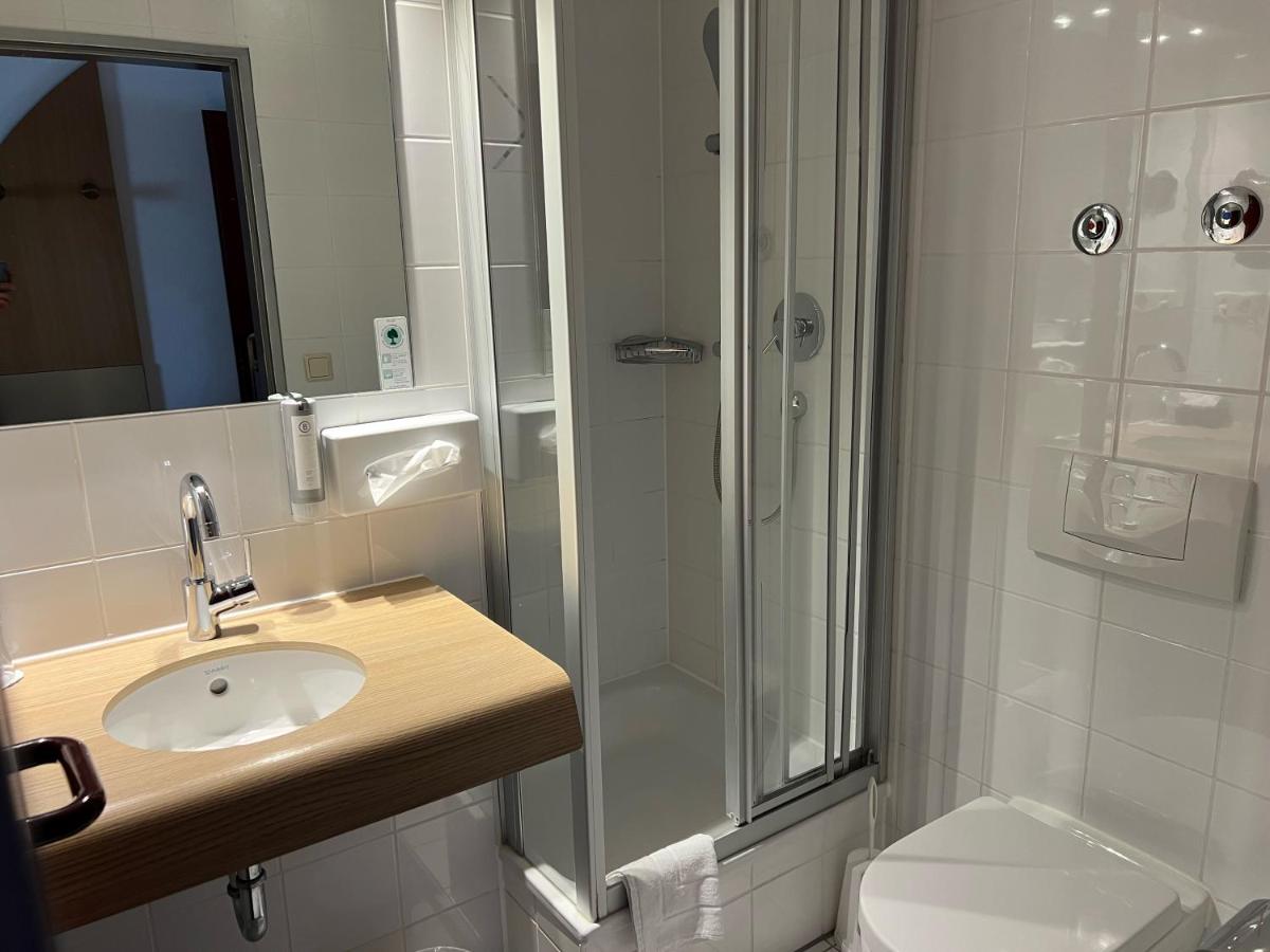 Hotel KonradP Holzkirchen - Housity
