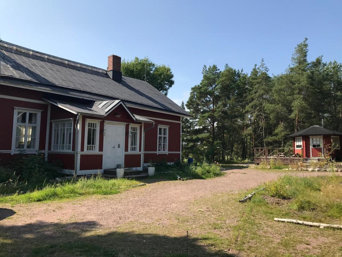 Little Red School House - Housity
