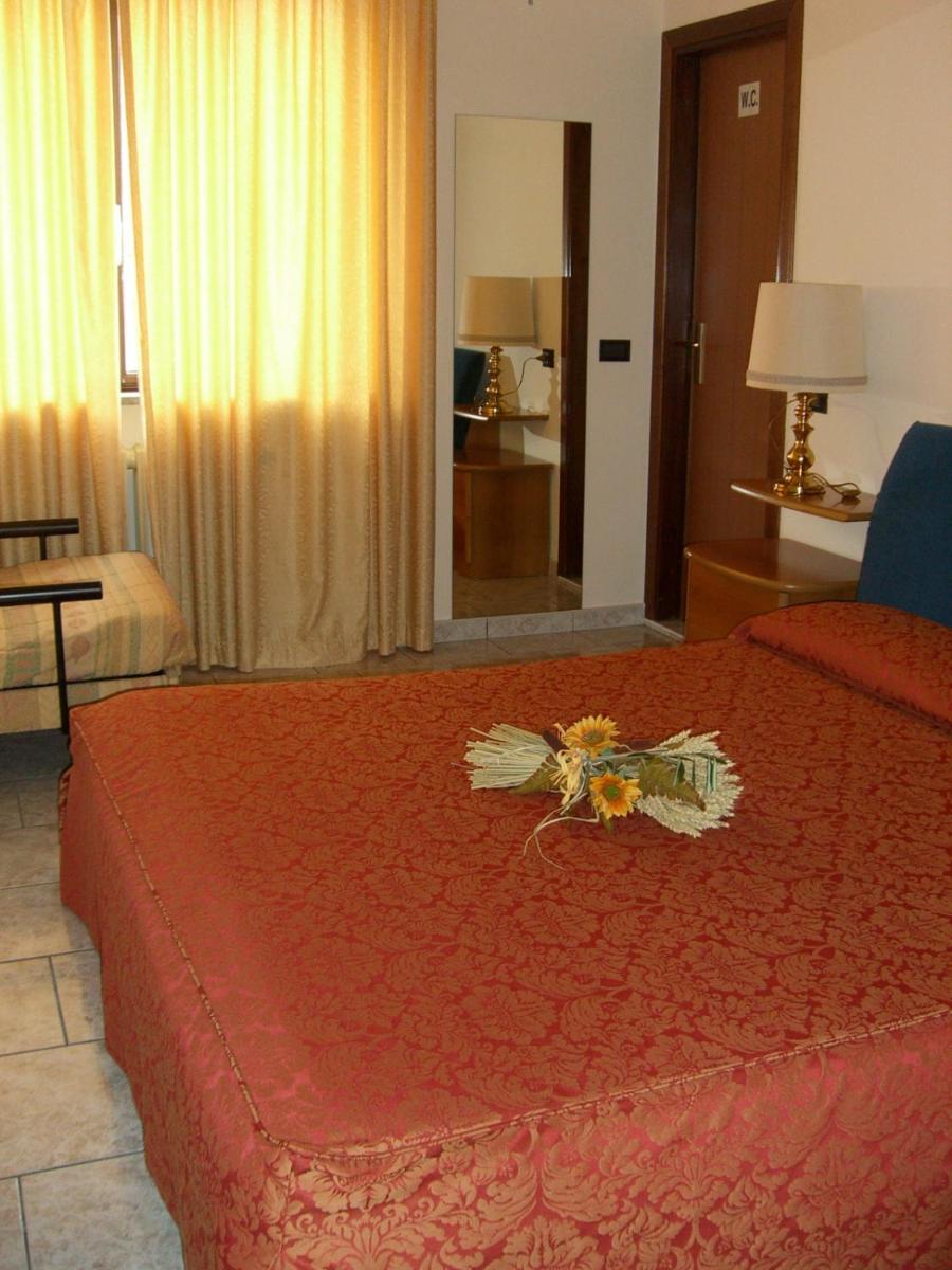 Hotel 2000 - Housity