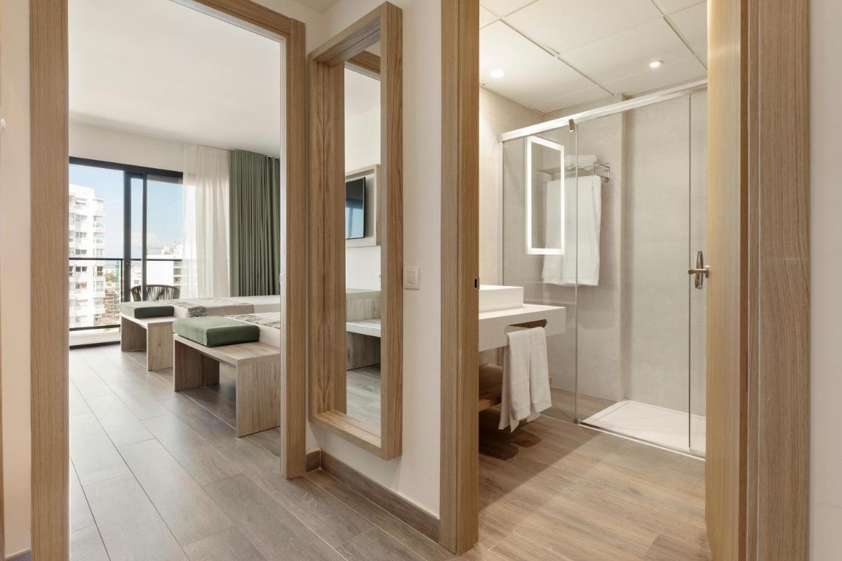 Un baño de Hotel Best Triton