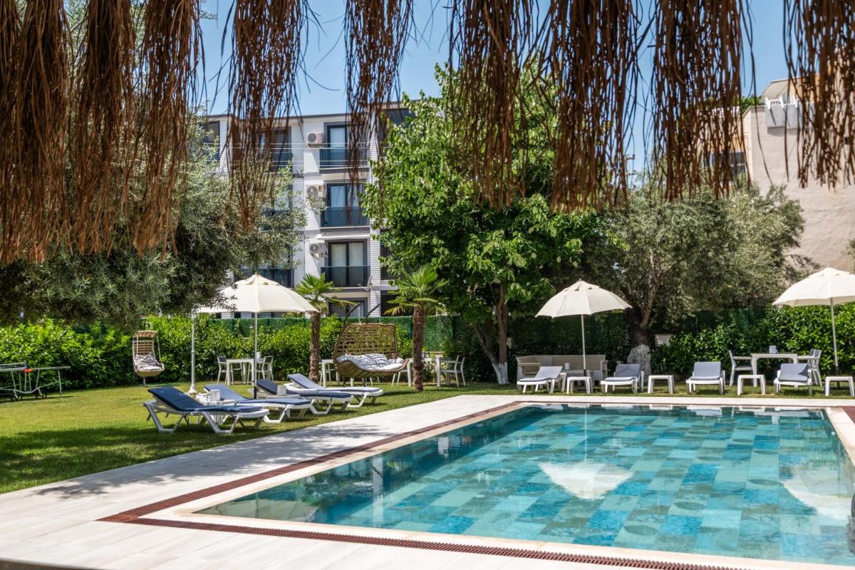 Platanus Hotel Altınoluk - Housity