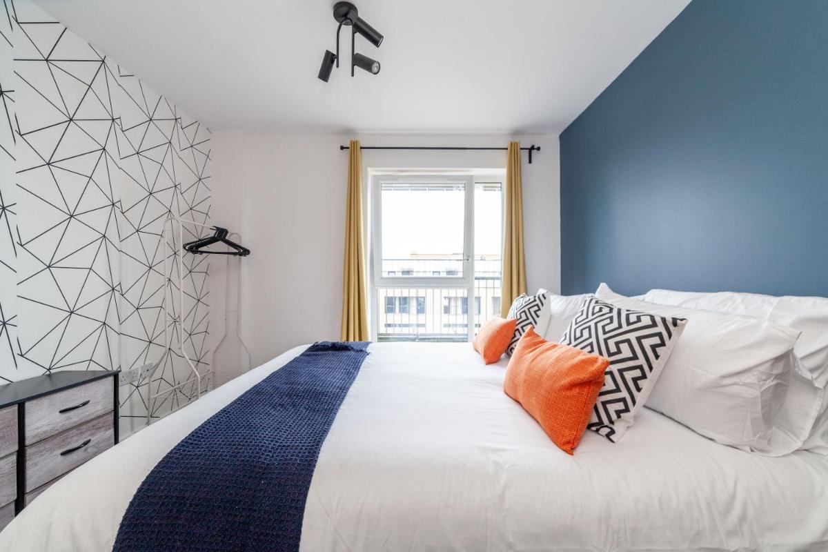 Top-Rated Family Penthouse - King Size Bed & Free Parking - Hizvo