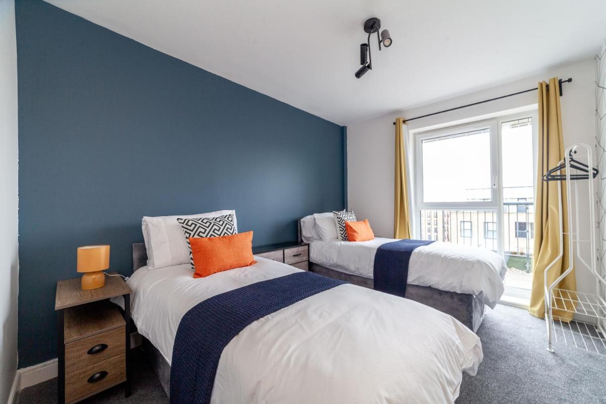 Top-Rated Family Penthouse - King Size Bed & Free Parking - Hizvo