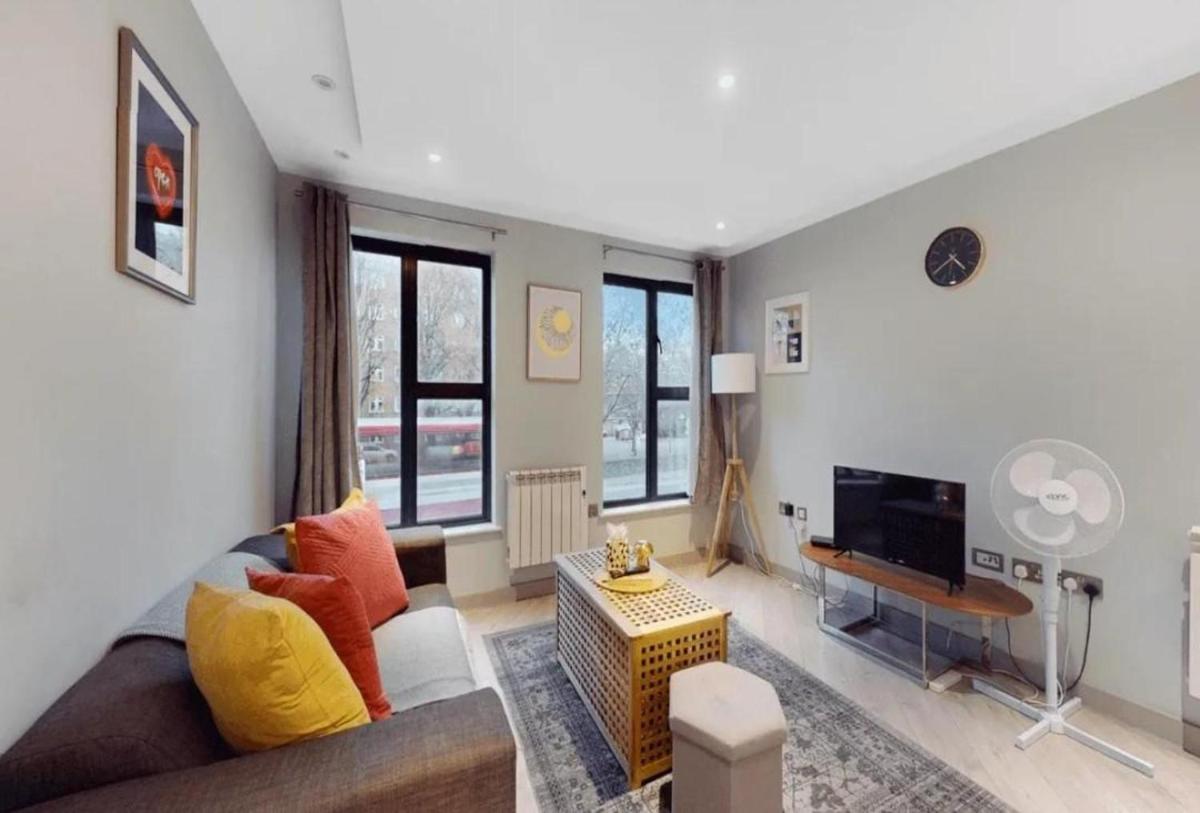Apartment - Sleeps 2 - Near Tube Stn - Housity