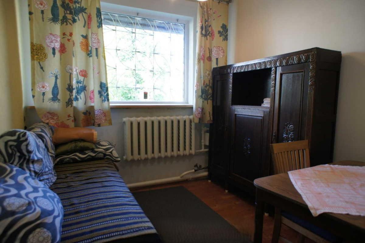 Suitetrails - Private Apartment in Tallin (Pelguranna)