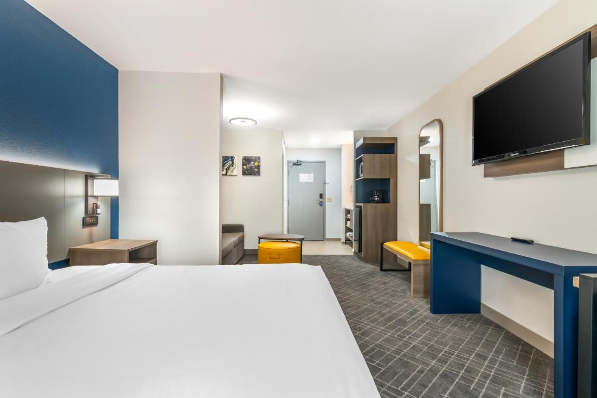 Comfort Inn & Suites St Louis - Chesterfield - Housity