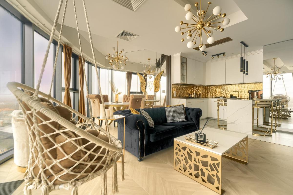 Hanza Tower GOLD-21 Deluxe 63m2 with Pool & Spa - Housity