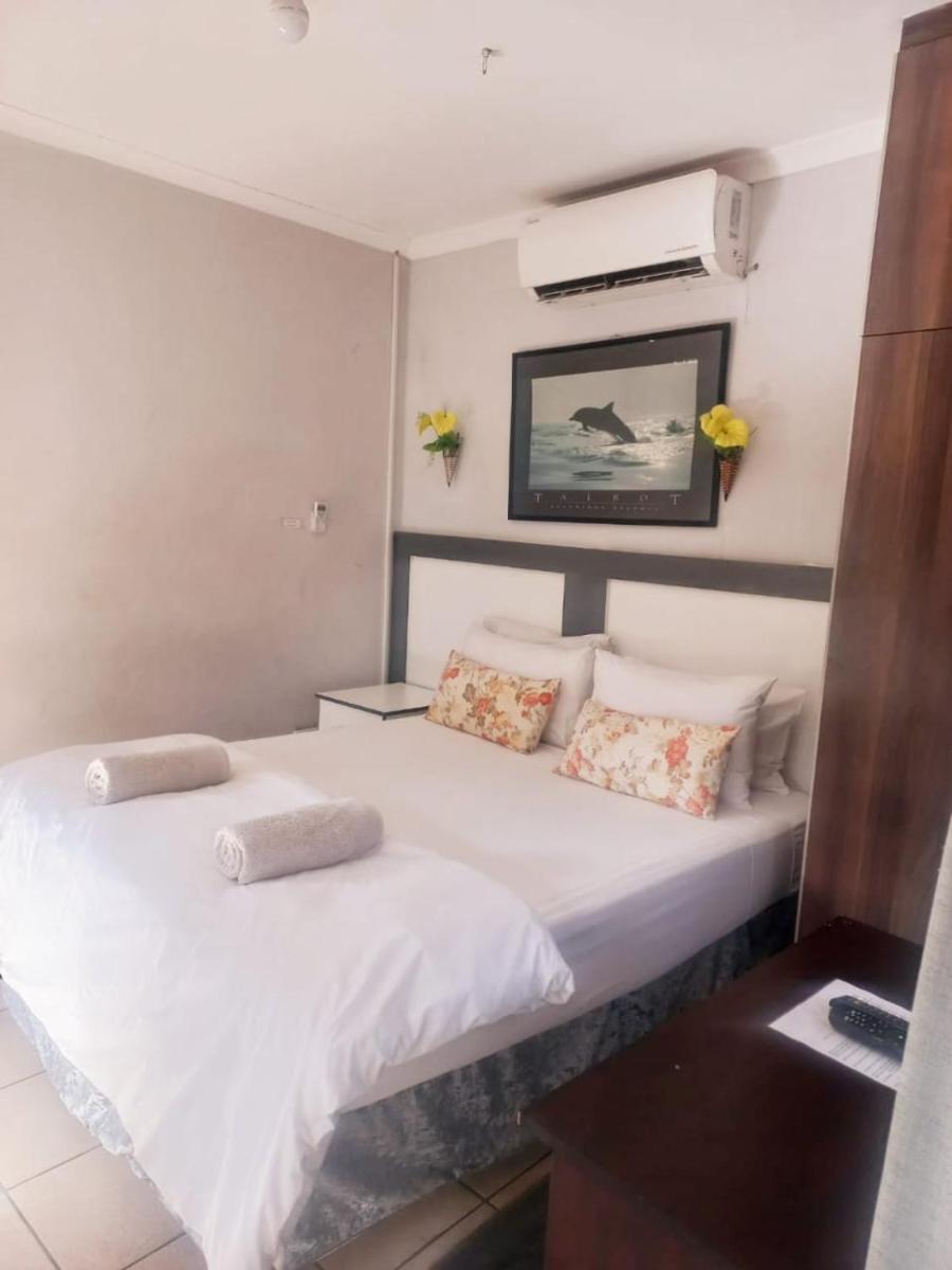 Enhle Bed and Breakfast - Housity
