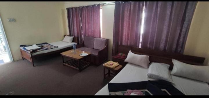 Suitetrails - Naveed Hotel