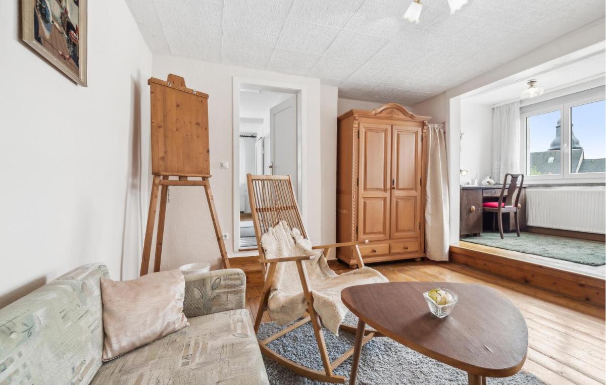 Holiday Home Herschdorf Lange-Berg-Str - Housity