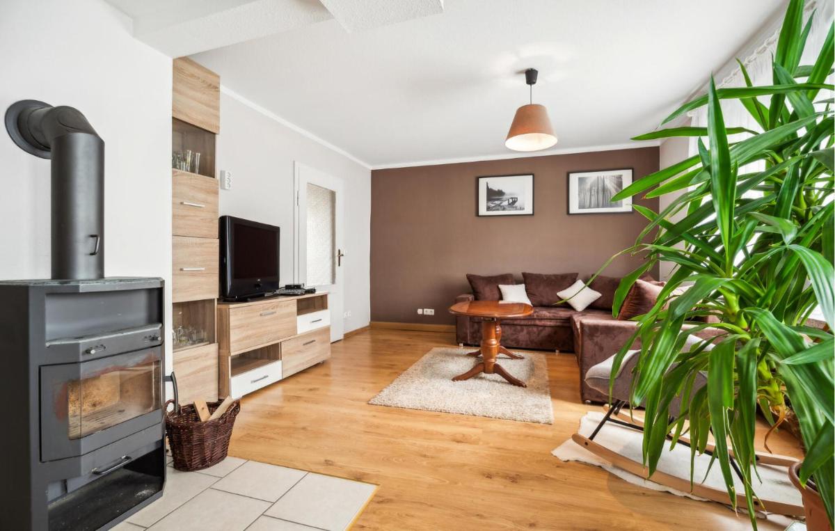 Holiday Home Herschdorf Lange-Berg-Str - Housity