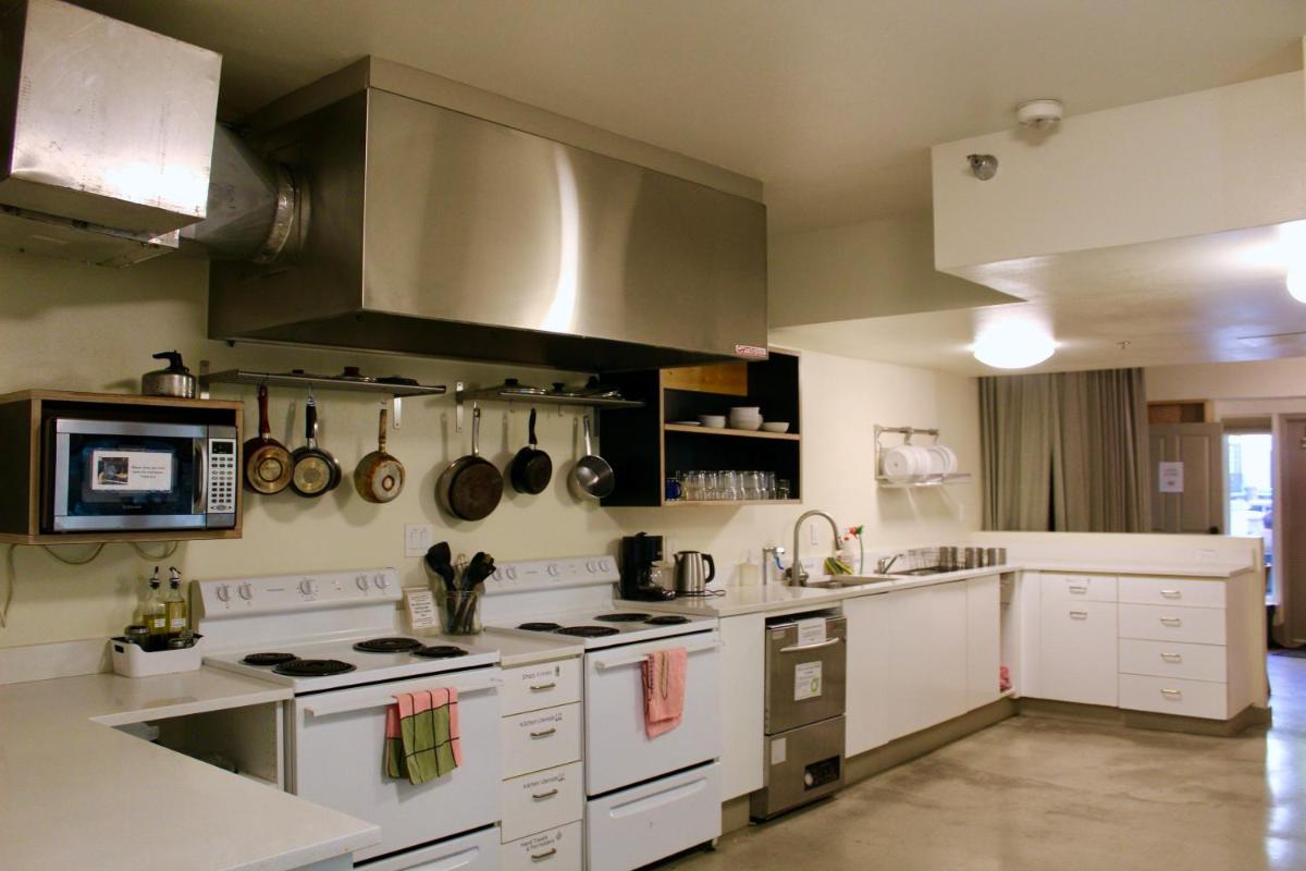 Northwest Portland Hostel - Housity