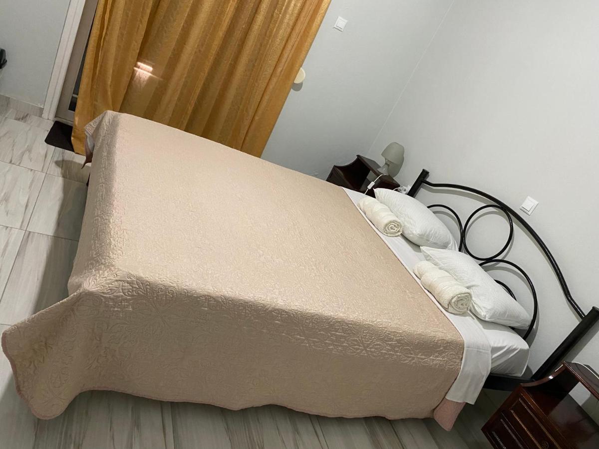 ΧΑΡΗΣ ROOMS - Housity