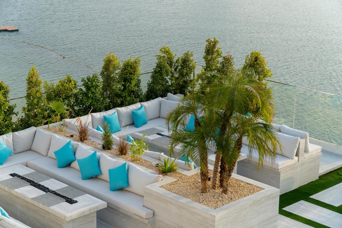 Royal Central Hotel and Resort The Palm - Housity