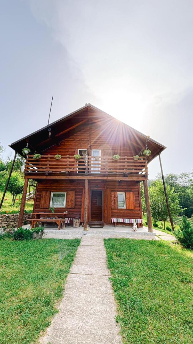 Cabana Trei Brazi Cacica - Housity