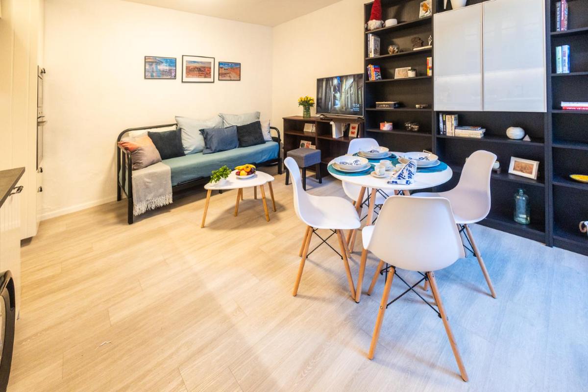 Old town 2 rooms apartment garden free parking - Housity