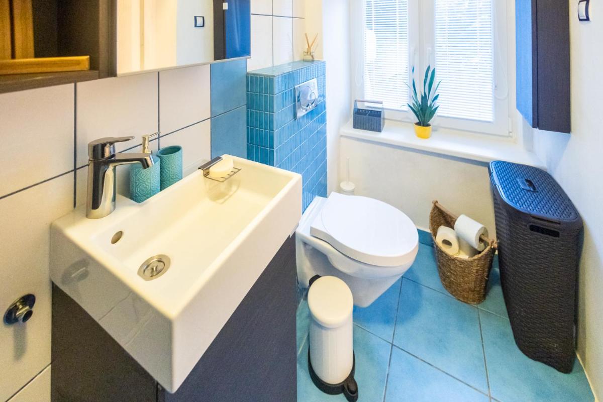 Old town 2 rooms apartment garden free parking - Housity