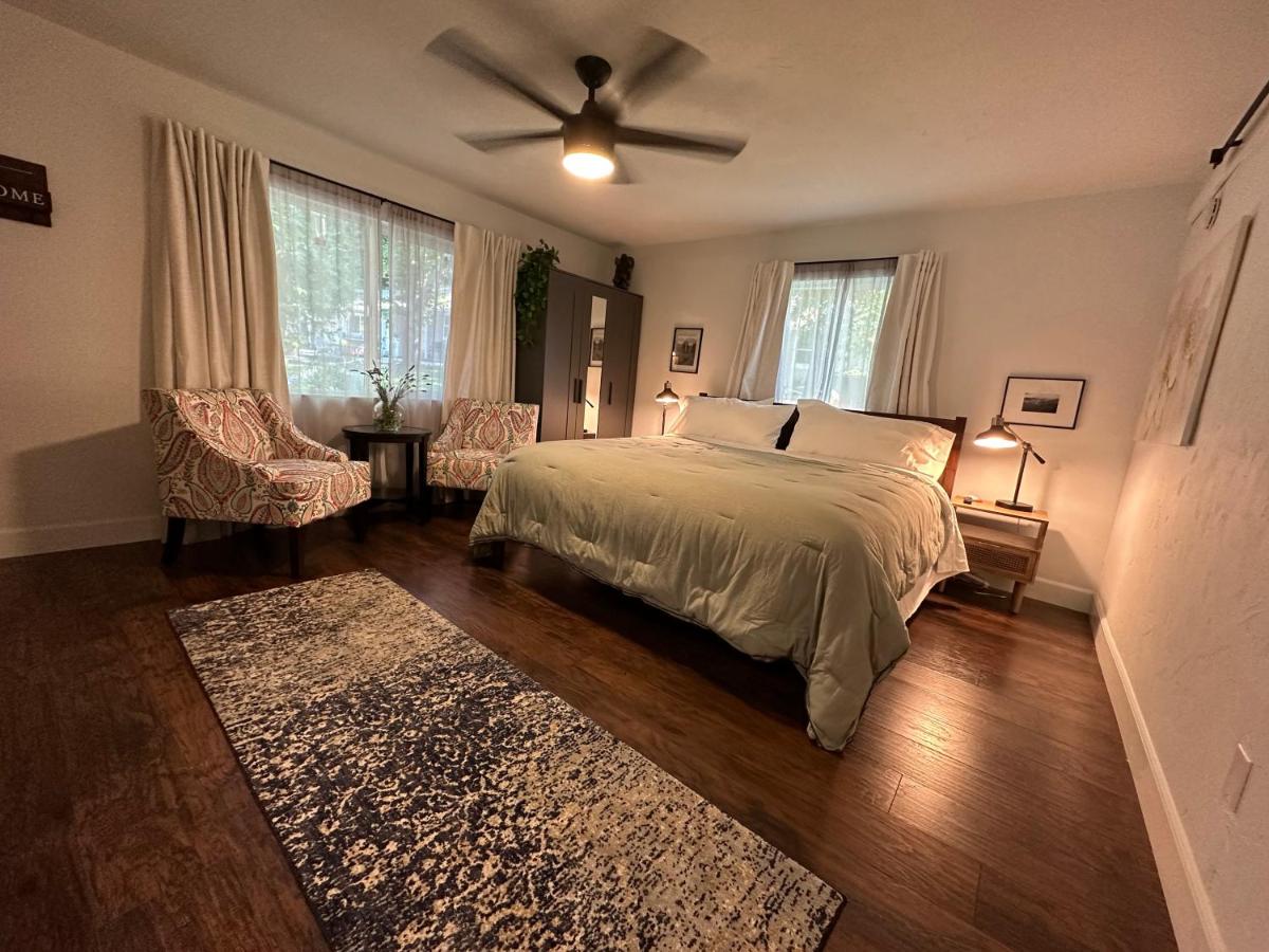 The Pines Inn and Cottages - Housity