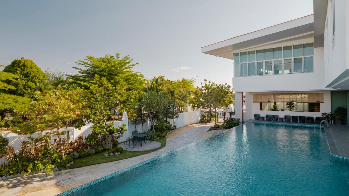 La Vie Hotel Juru - Housity