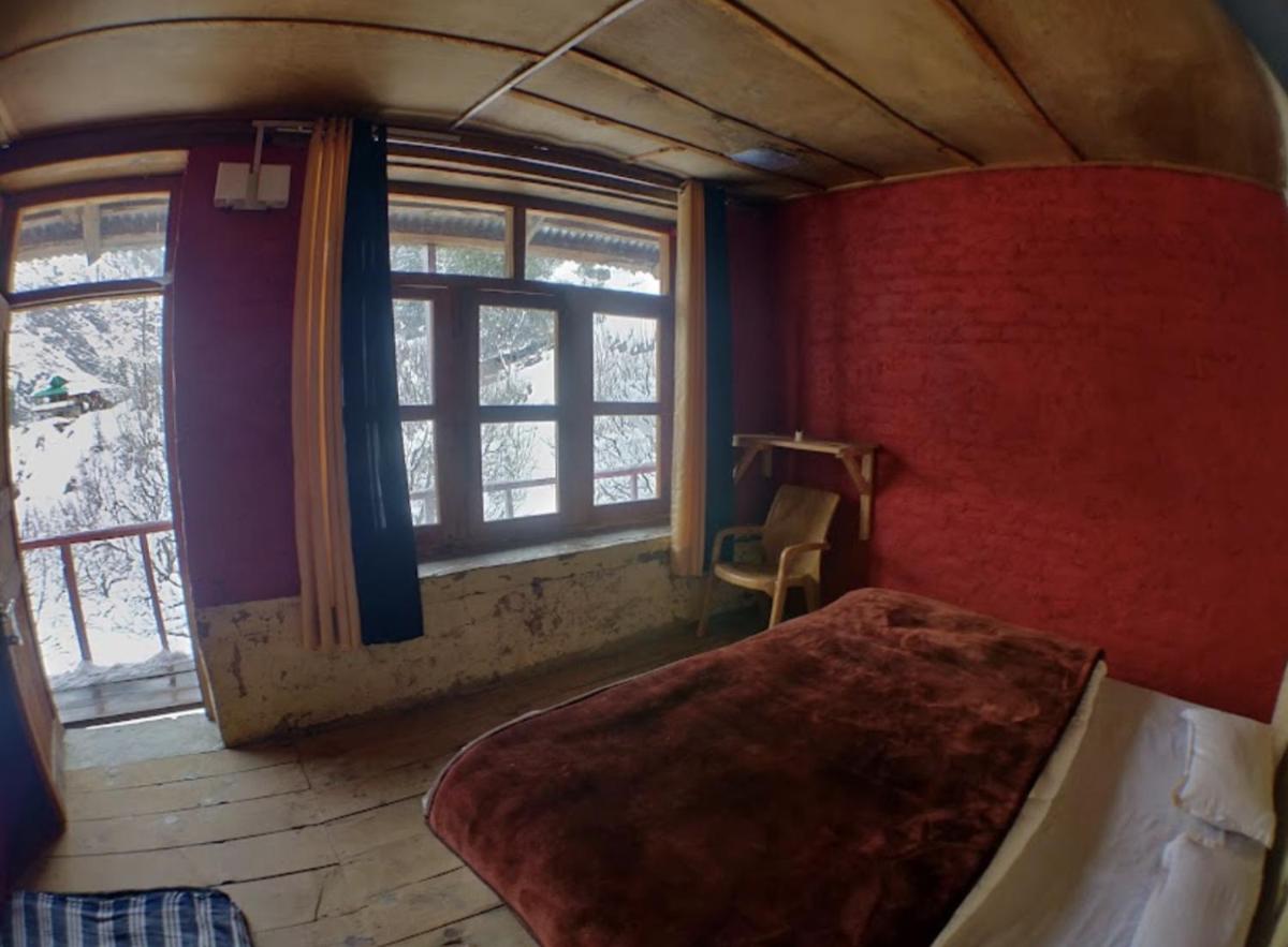 Holy Cow Café & Beds - Housity