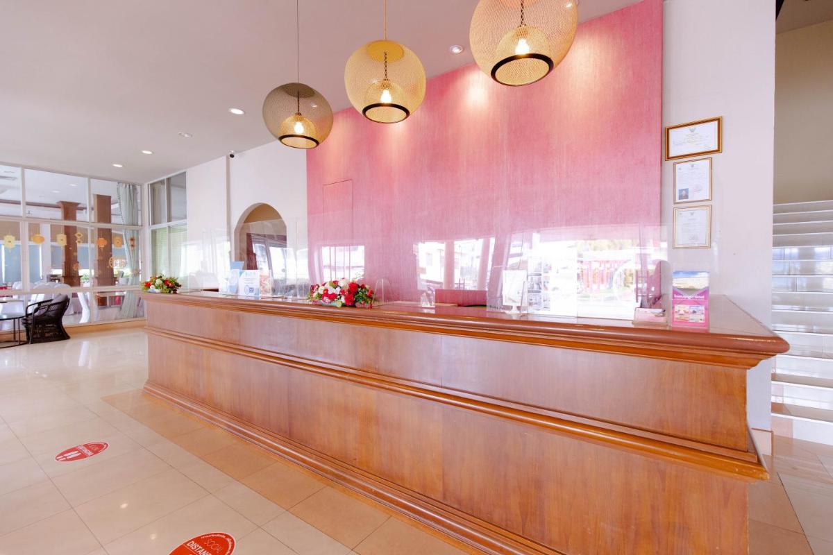 Chumphon Gardens Hotel - Housity