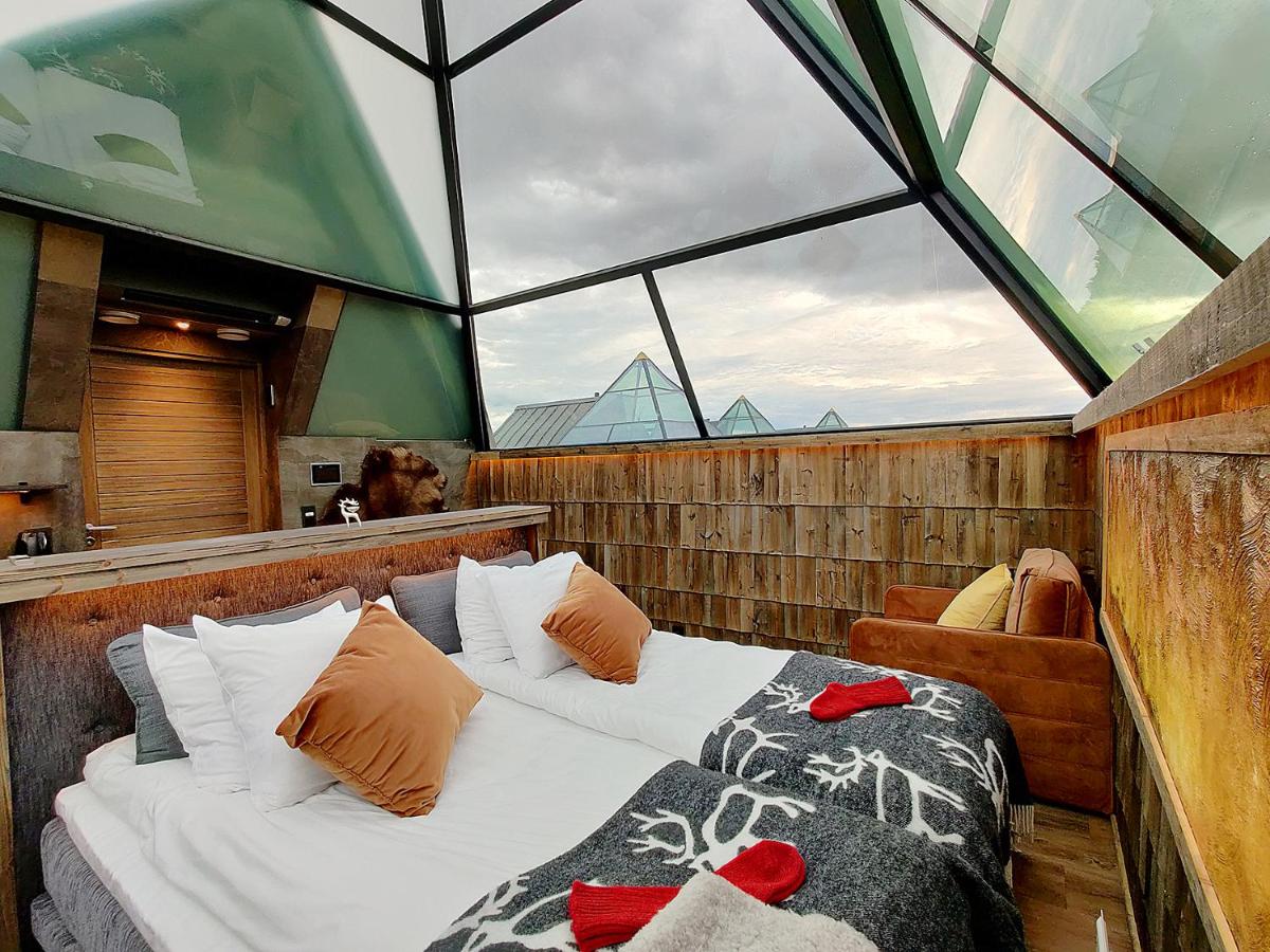 Aurora Pyramid Glass Igloos - Housity