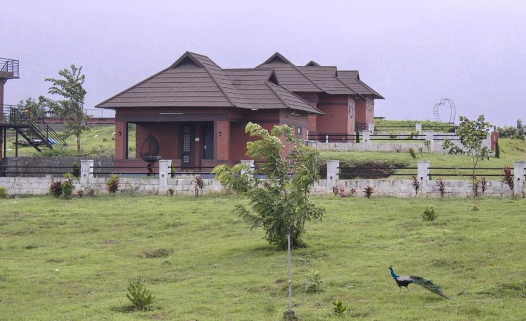 Misty Valley Resort - Housity