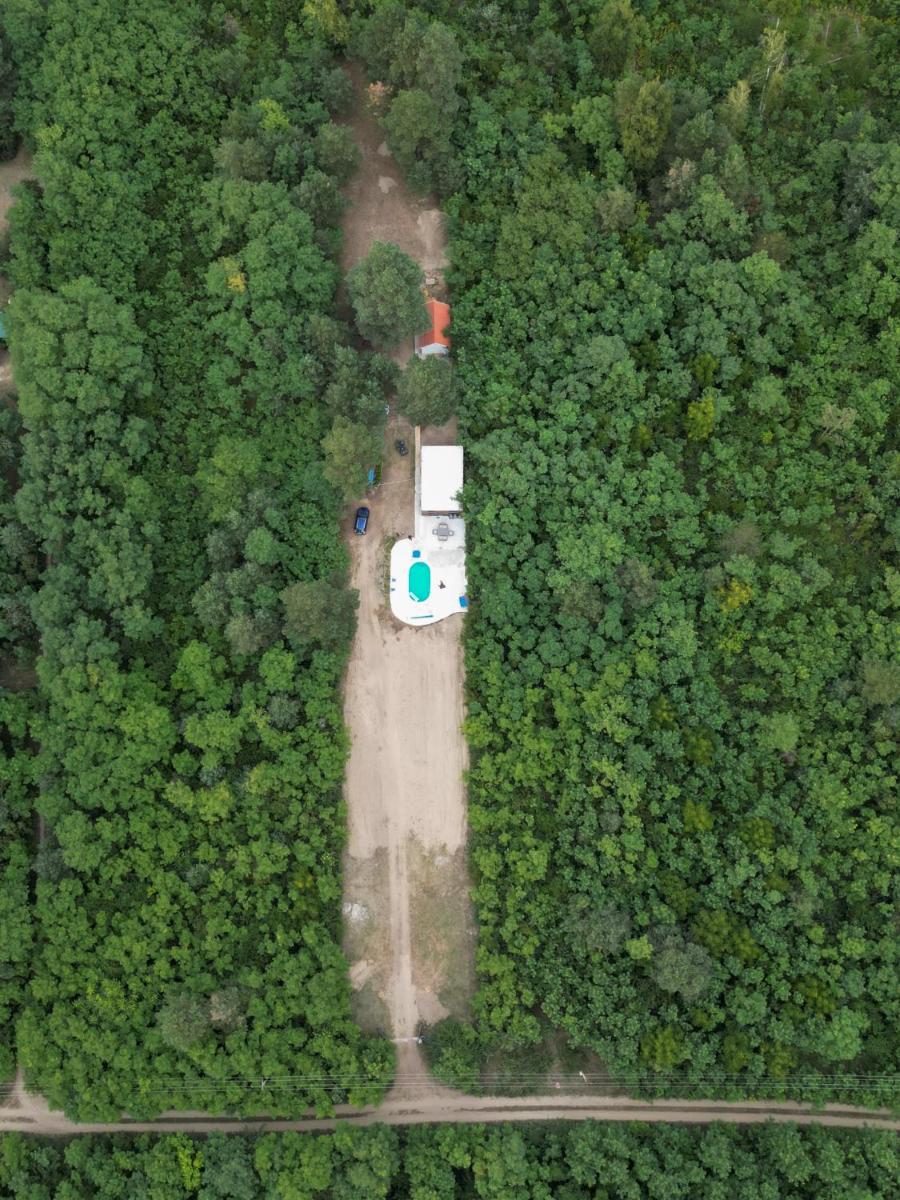 The Woodland pool house - Housity