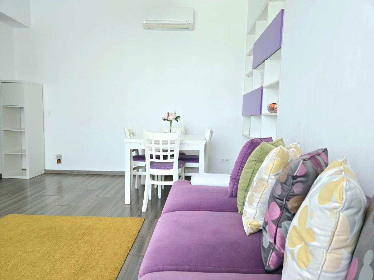 VR2 Central Apartment - Housity