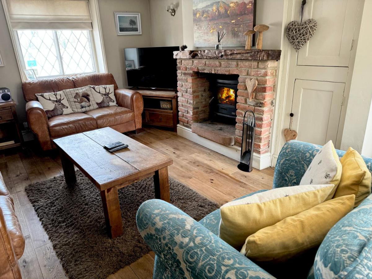 Cottage near Sherwood Forest-Sleeps up to 16 - Housity