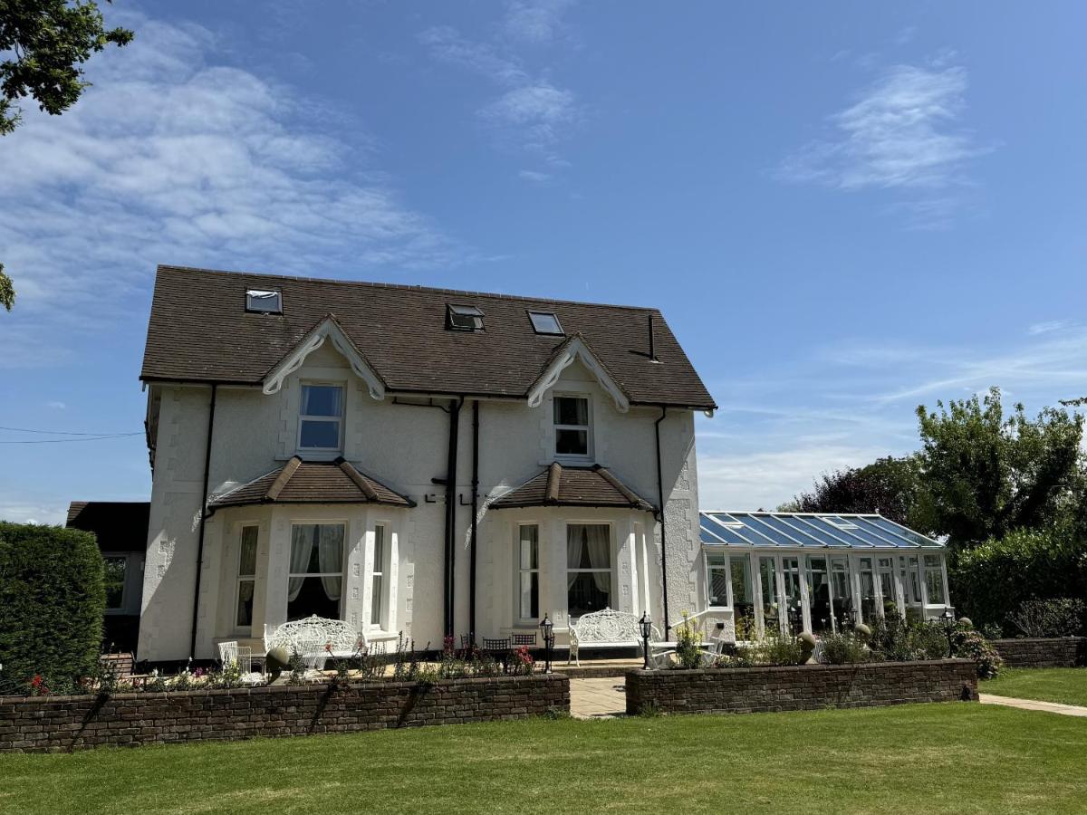Hookwood Lodge - Housity