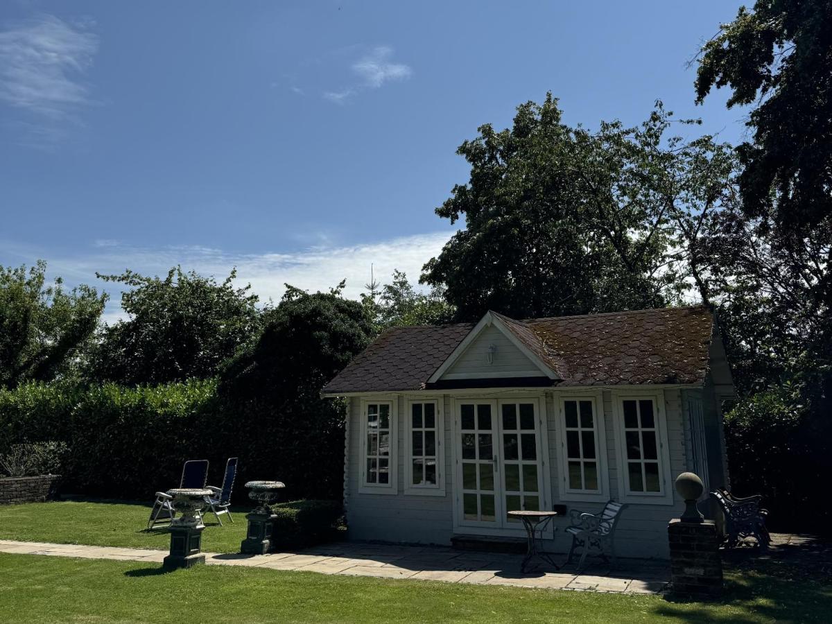 Hookwood Lodge - Housity