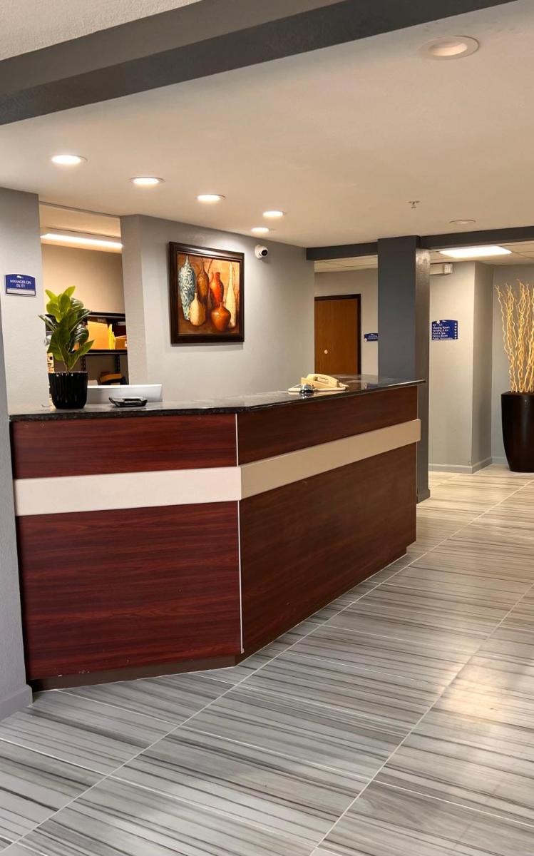 BlissPoint Inn & Suites, Northwood - Housity